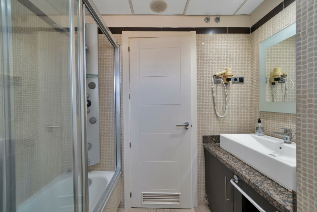 Middle Floor Apartment Benalmadena Málaga - image 32
