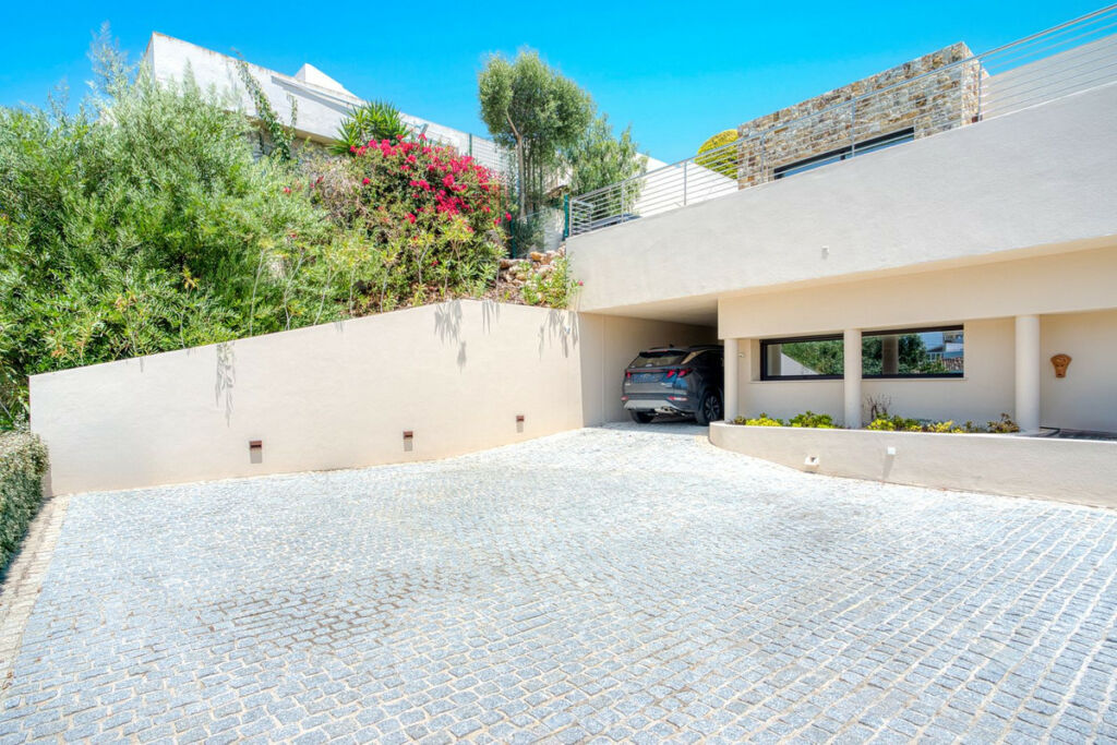 Detached Villa Elviria Málaga - image 32