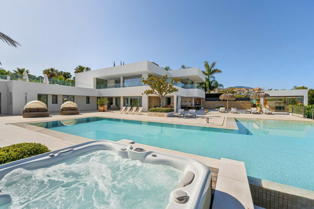 Detached Villa Marbella Málaga - image 32