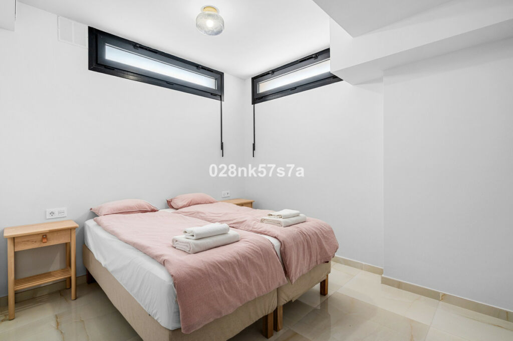Detached Villa Lomas de Cabo Roig Alicante - image 32