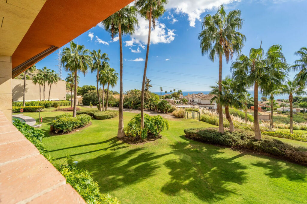 Middle Floor Apartment Benalmadena Málaga - image 30