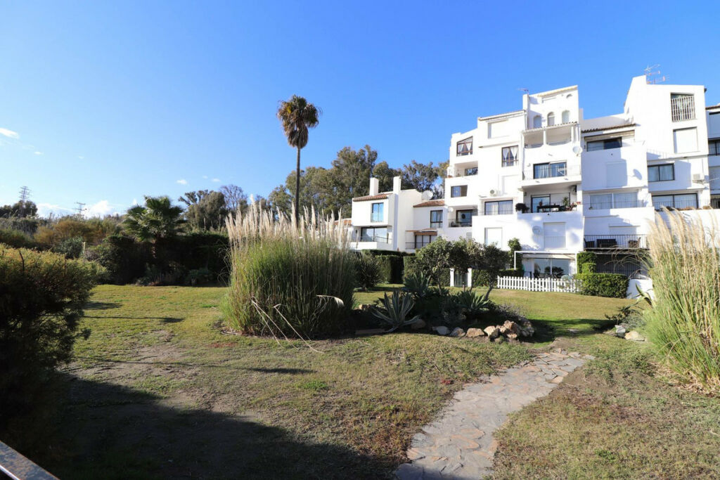 Ground Floor Apartment Casares Playa Málaga - image 31