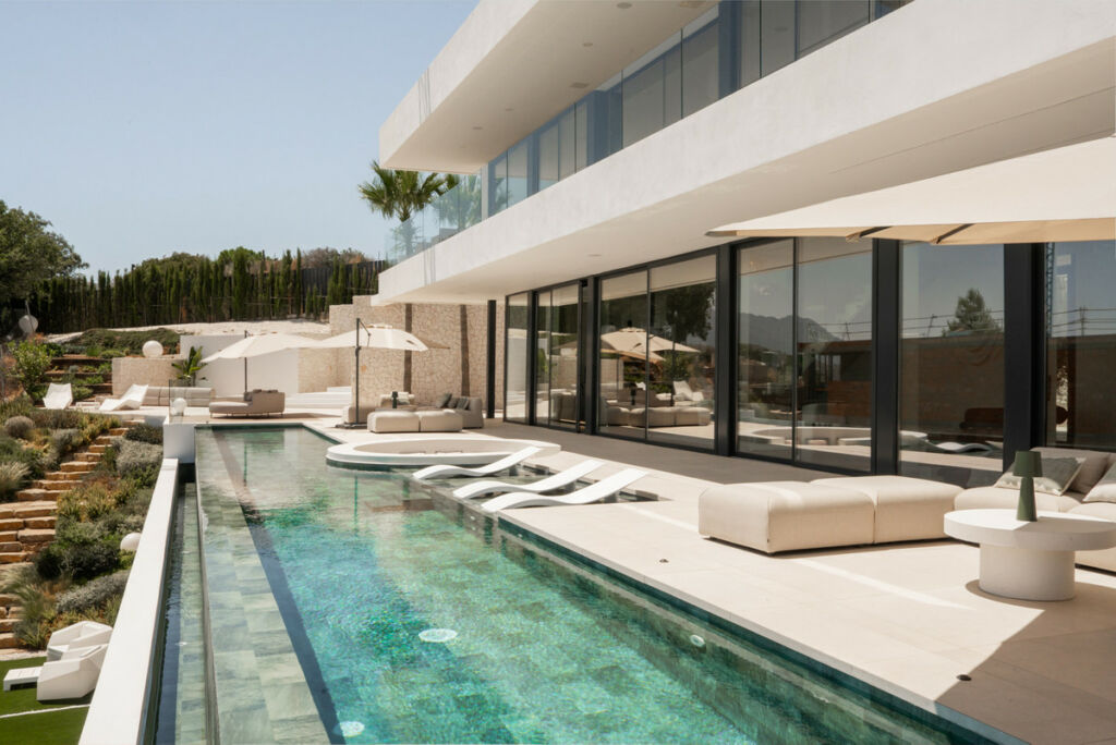 Detached Villa Benahavís Málaga - image 32