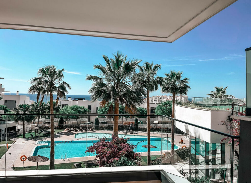 Middle Floor Apartment Estepona Málaga - image 32