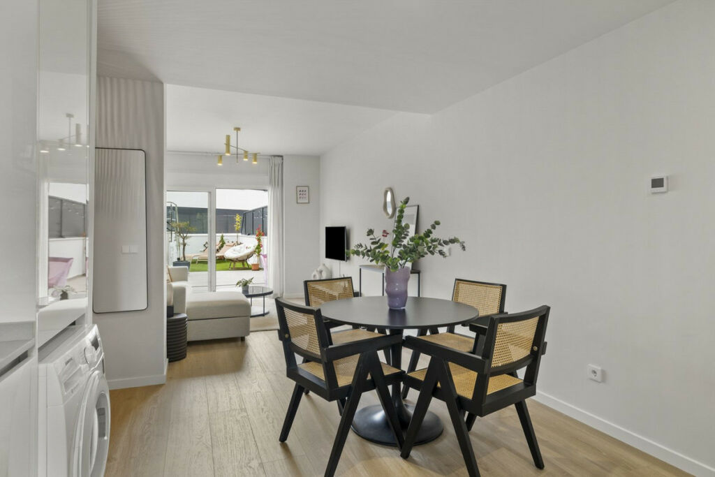 Middle Floor Apartment Estepona Málaga - image 32