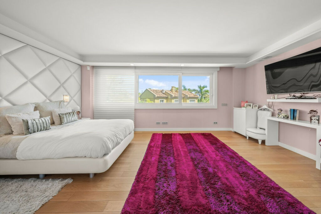 Detached Villa Bahía de Marbella Málaga - image 32