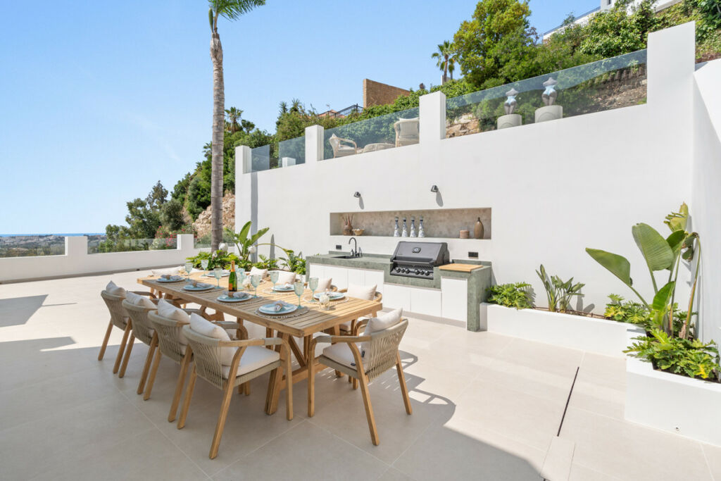Detached Villa Nueva Andalucía Málaga - image 32