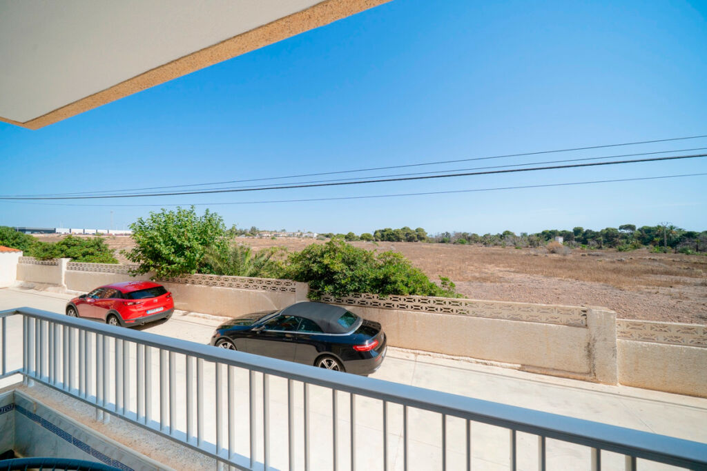 Middle Floor Apartment Punta Prima Alicante - image 32