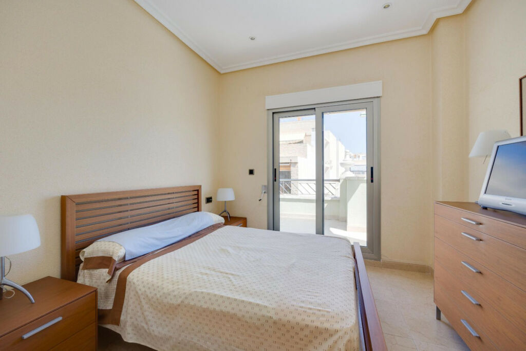 Middle Floor Apartment Torrevieja Alicante - image 32