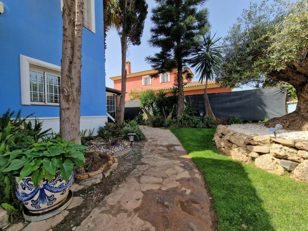 Detached Villa Guadalmina Baja Málaga - image 34