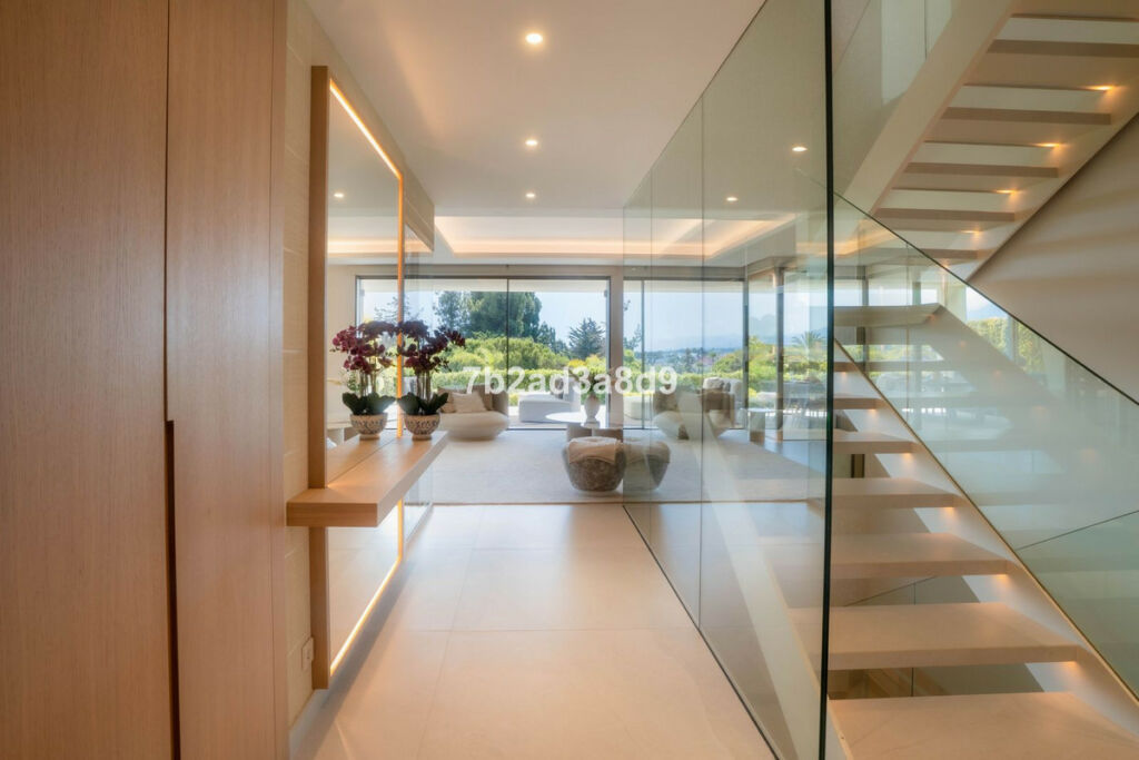 Detached Villa Nueva Andalucía Málaga - image 32