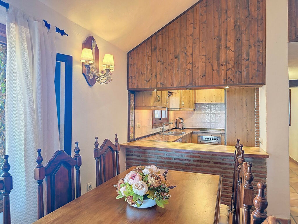 Detached Villa Riogordo Málaga - image 32