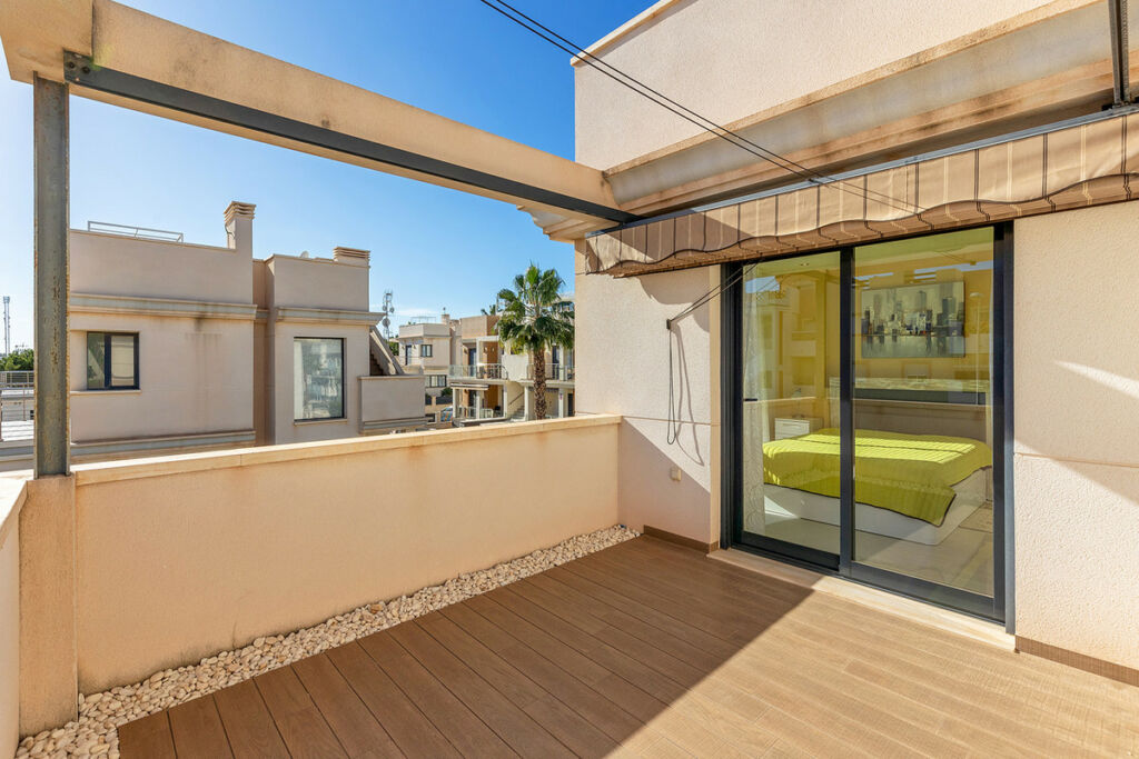 Detached Villa La Zenia Alicante - image 32
