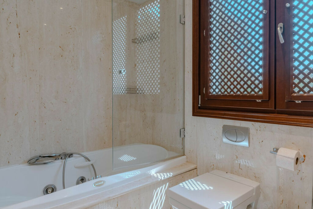 Ground Floor Apartment Estepona Málaga - image 32