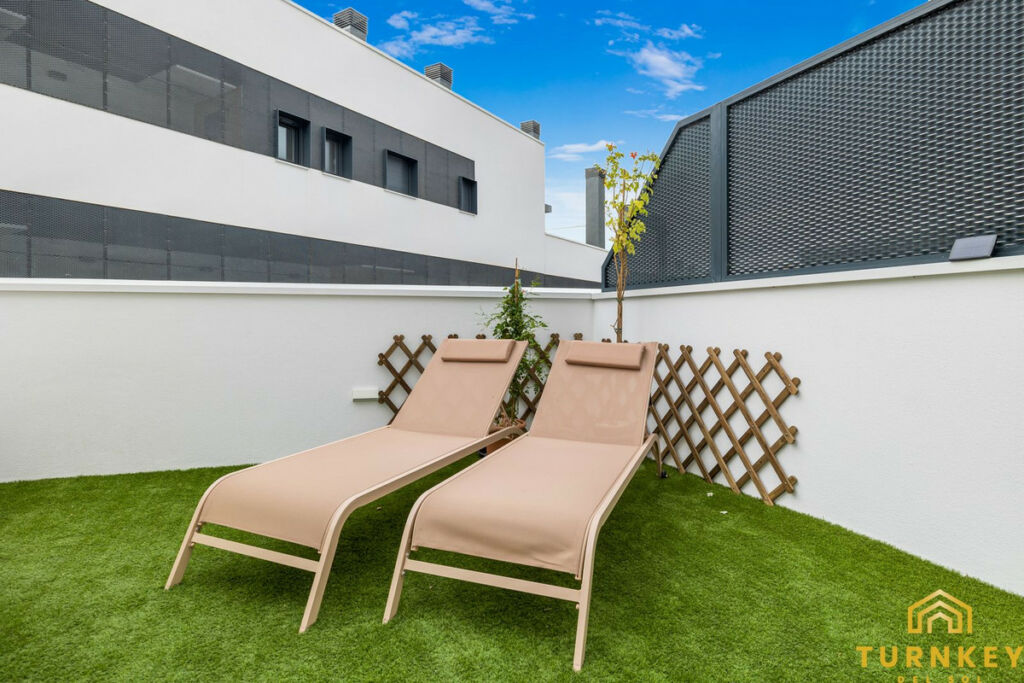 Middle Floor Apartment Estepona Málaga - image 33