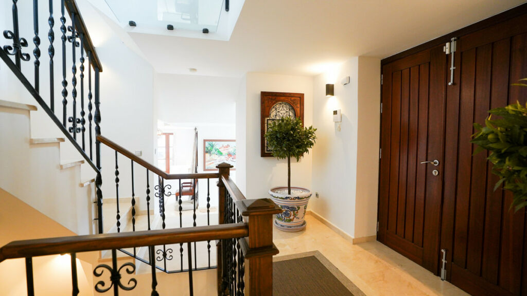 Detached Villa El Madroñal Málaga - image 33