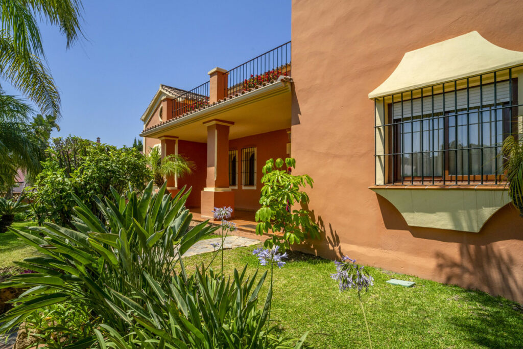 Detached Villa Guadalmina Alta Málaga - image 33