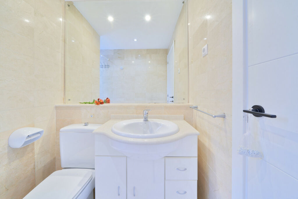 Middle Floor Apartment Elviria Málaga - image 33