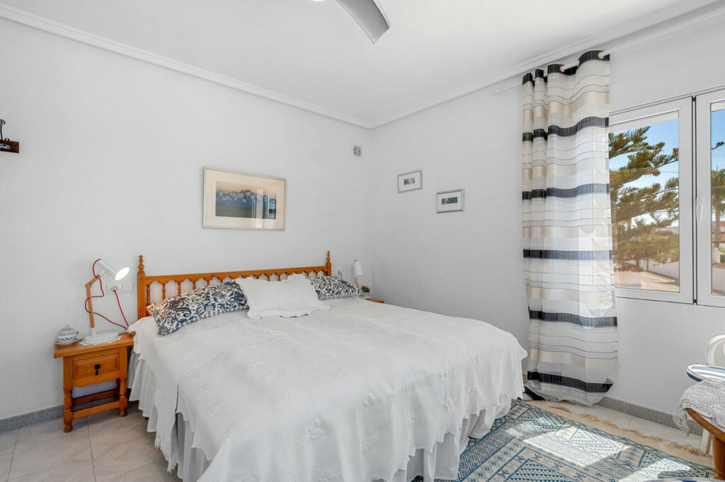 Detached Villa Ciudad Quesada Alicante - image 33