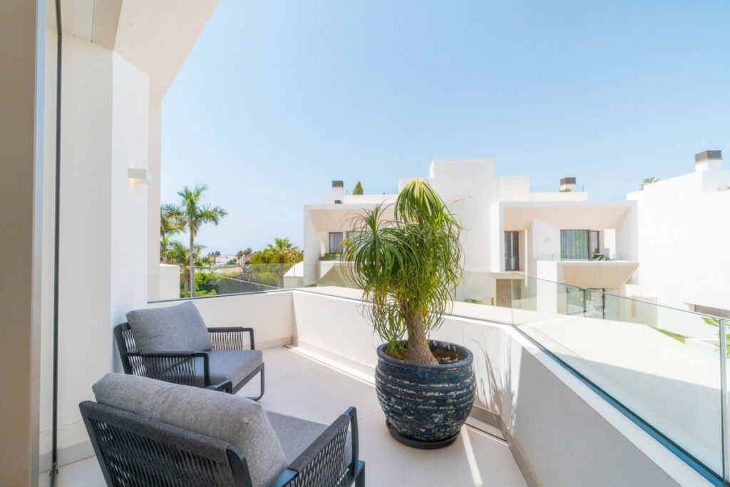 Detached Villa Nueva Andalucía Málaga - image 34