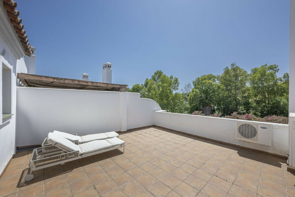 Townhouse Nueva Andalucía Málaga - image 33