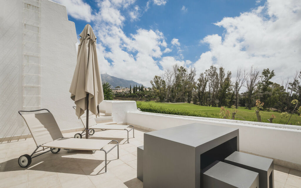 Detached Villa Nueva Andalucía Málaga - image 33
