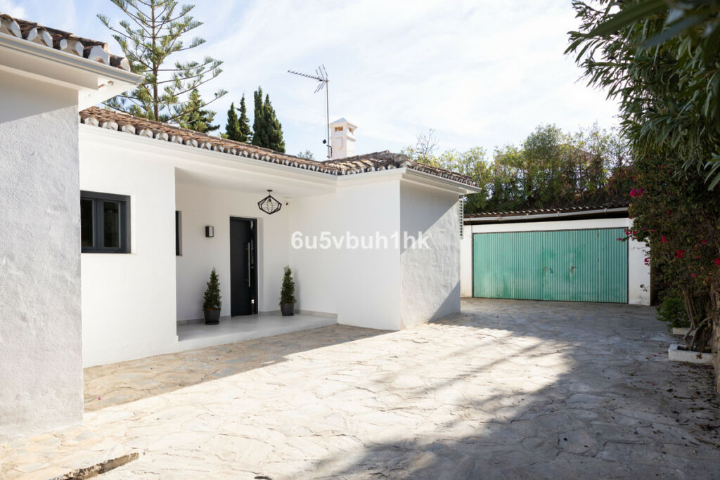 Detached Villa La Quinta Málaga - image 33