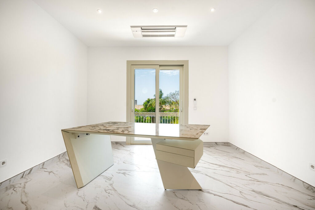 Detached Villa Marbella Málaga - image 33