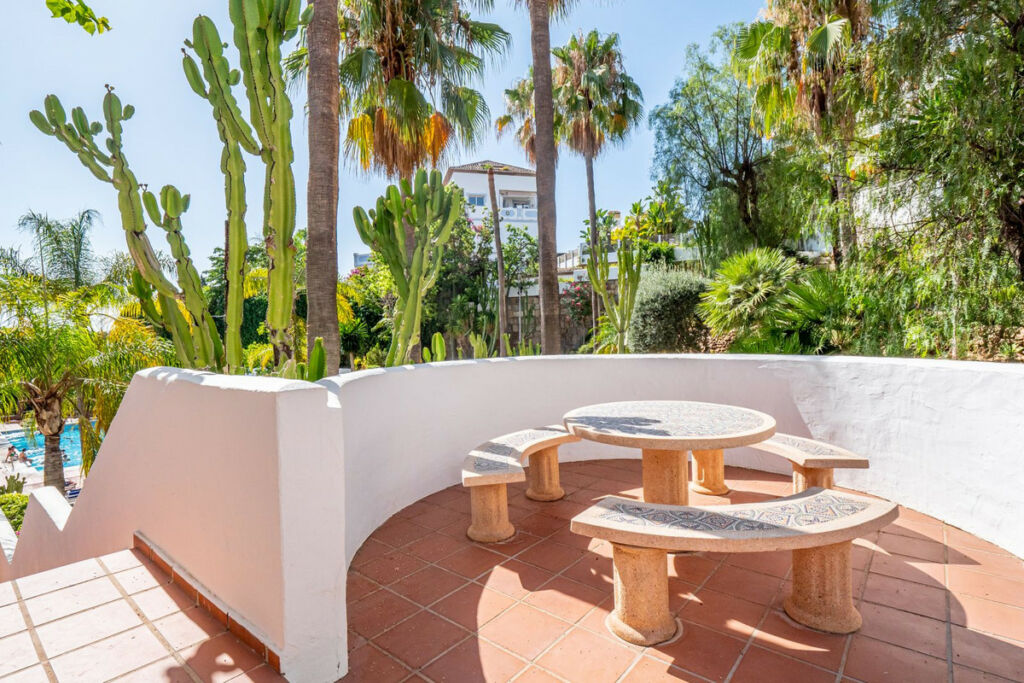 Middle Floor Apartment Nueva Andalucía Málaga - image 33