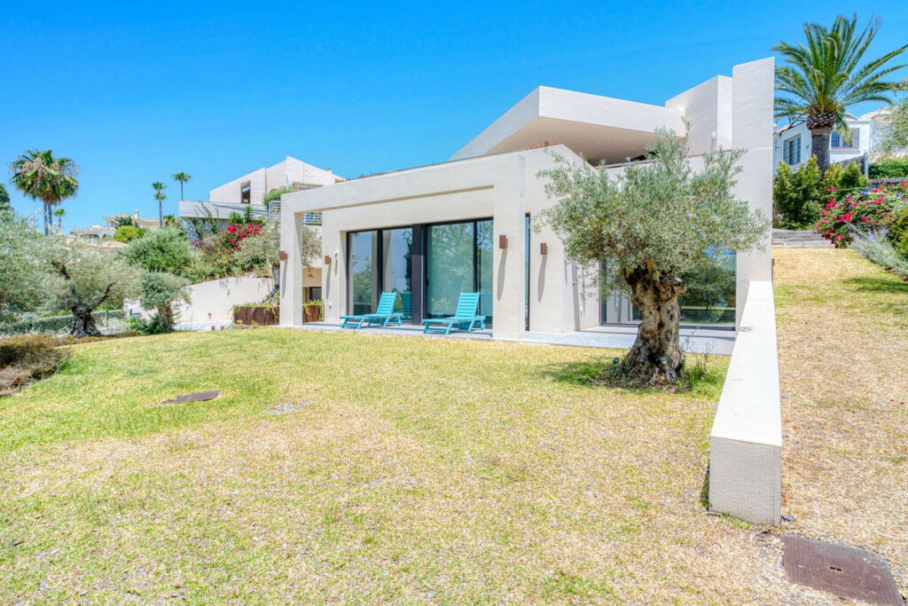Detached Villa Elviria Málaga - image 33
