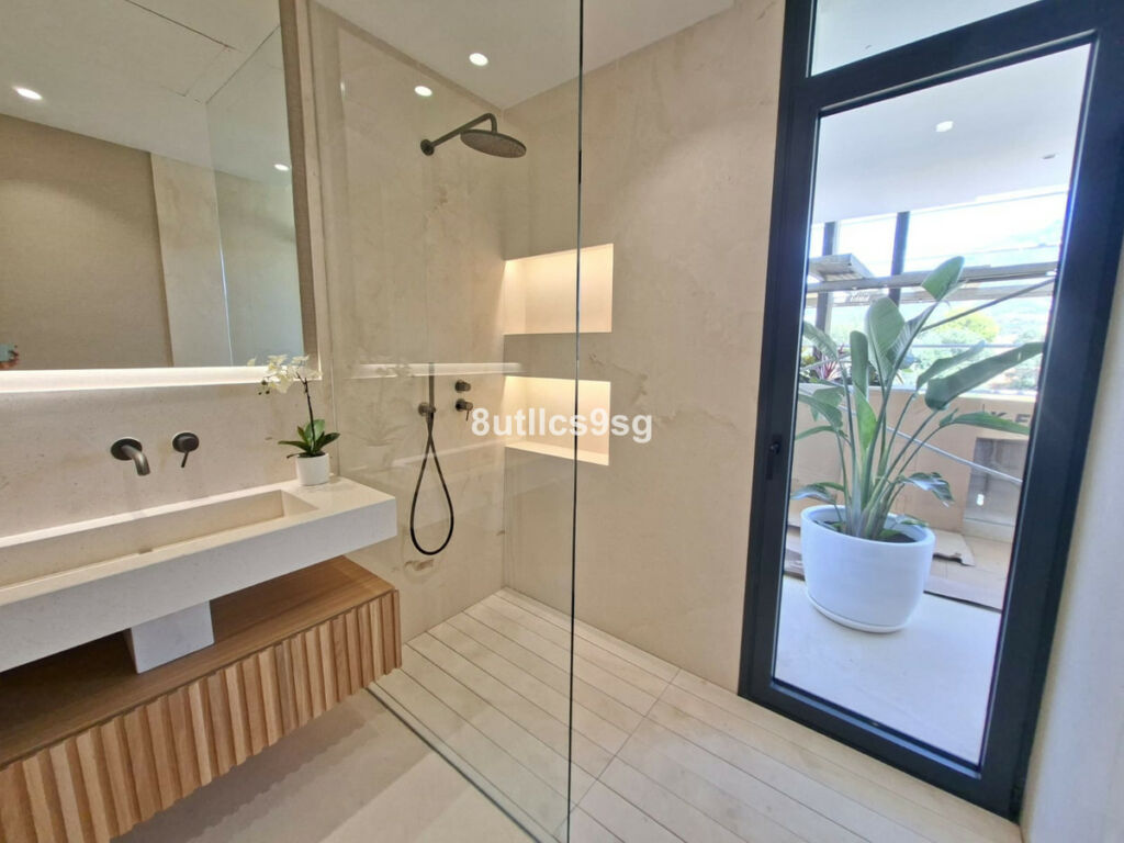 Middle Floor Apartment Aloha Málaga - image 33