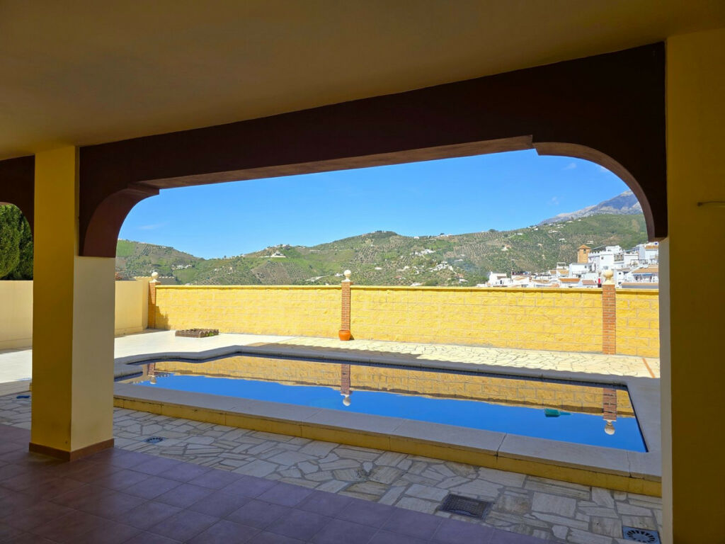 Detached Villa Canillas de Albaida Málaga - image 33