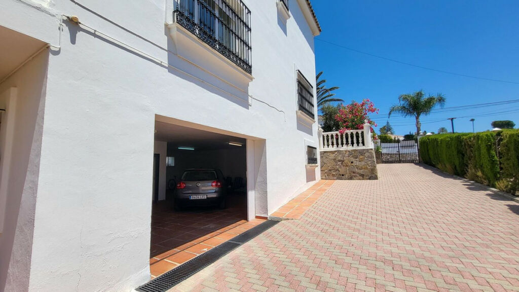 Detached Villa Elviria Málaga - image 33