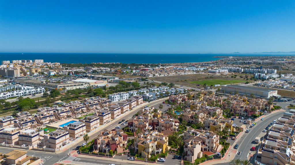 Middle Floor Apartment Los Altos Alicante - image 34