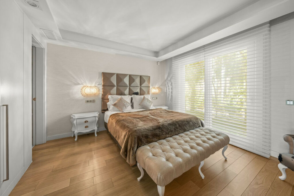 Detached Villa Bahía de Marbella Málaga - image 34