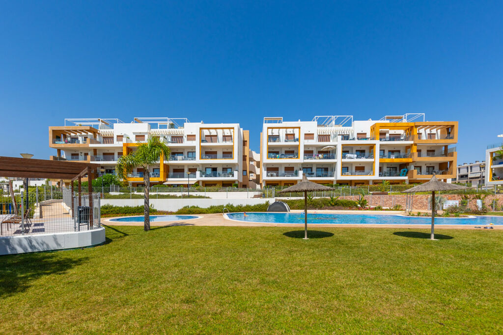 Middle Floor Apartment Villamartin Alicante - image 34
