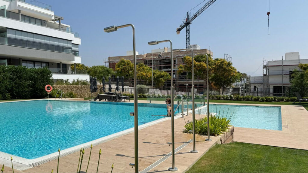 Middle Floor Apartment Estepona Málaga - image 34