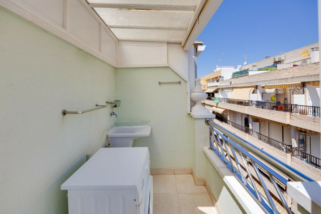 Middle Floor Apartment Torrevieja Alicante - image 34