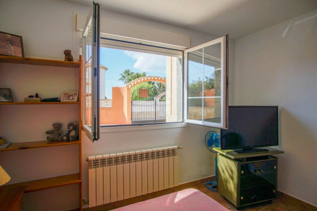 Detached Villa Los Pinos Alicante - image 34