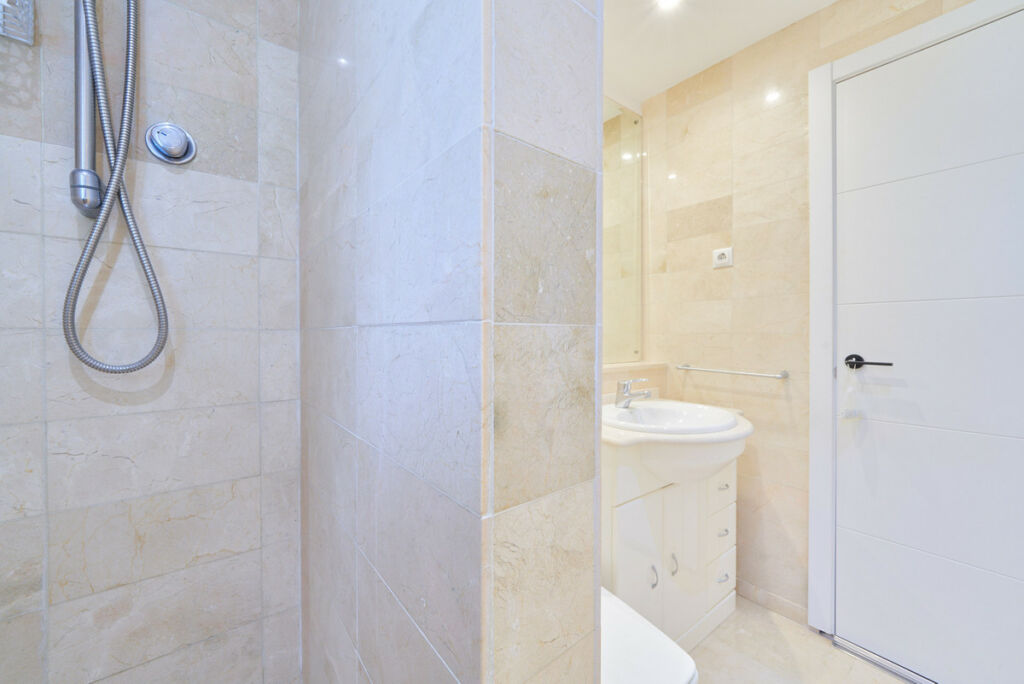 Middle Floor Apartment Elviria Málaga - image 34