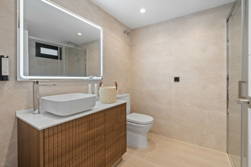 Detached Villa Nueva Andalucía Málaga - image 34