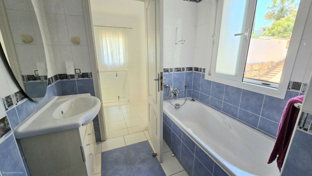Detached Villa Calahonda Málaga - image 32