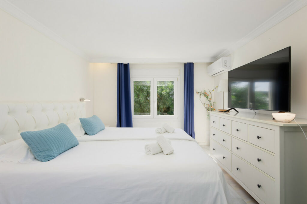 Detached Villa Costabella Málaga - image 34