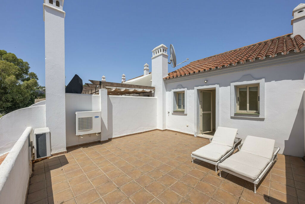 Townhouse Nueva Andalucía Málaga - image 34
