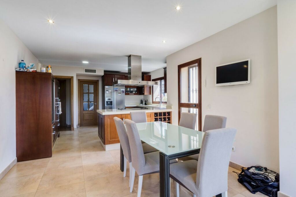 Detached Villa Las Chapas Málaga - image 34