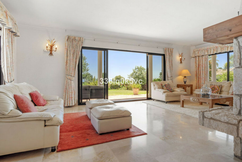 Detached Villa Las Chapas Málaga - image 34