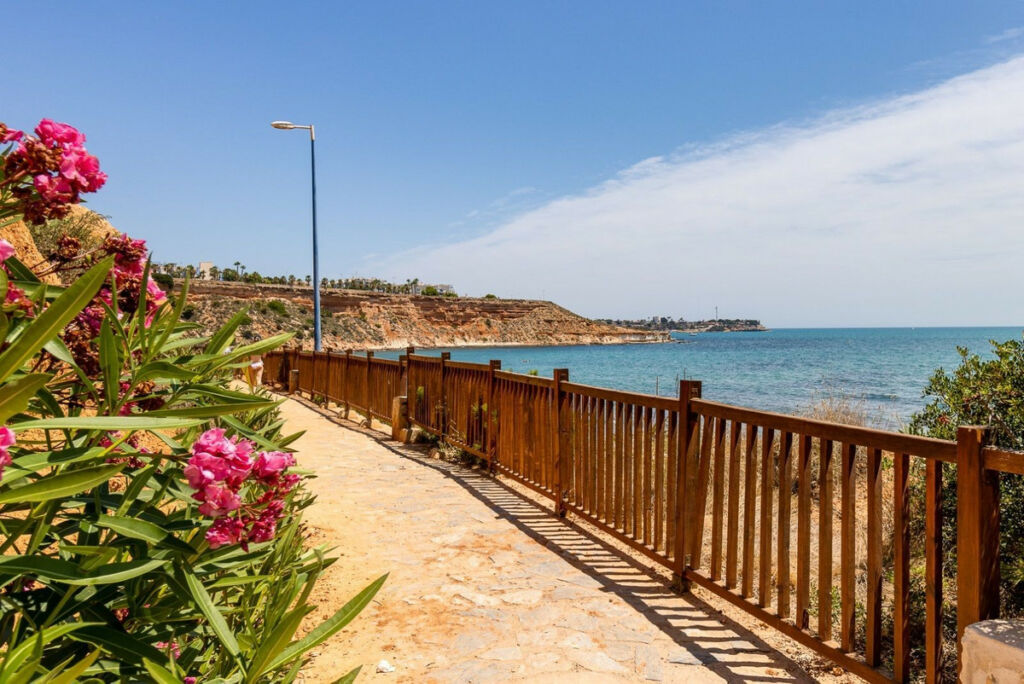 Penthouse Campoamor Alicante - image 34