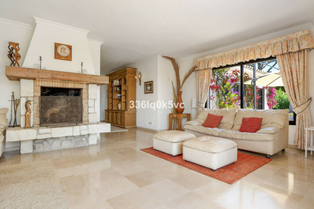 Detached Villa Las Chapas Málaga - image 35