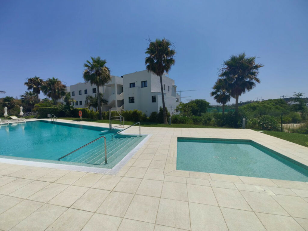 Middle Floor Apartment Estepona Málaga - image 35