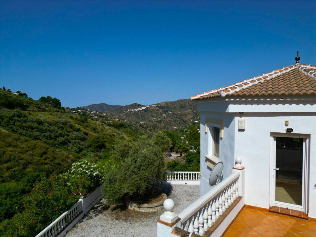 Detached Villa Cómpeta Málaga - image 35